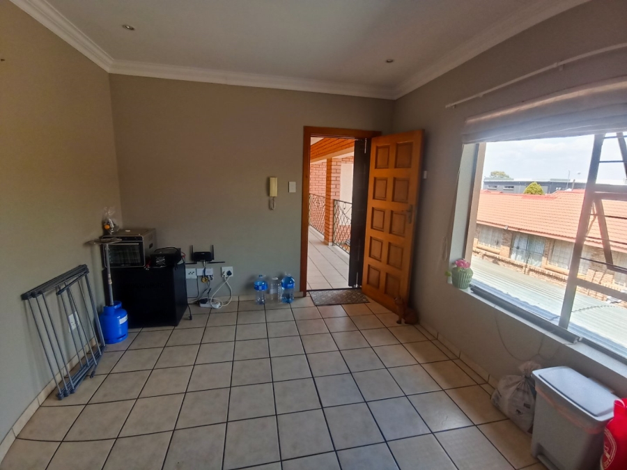 To Let 2 Bedroom Property for Rent in Bult South North West